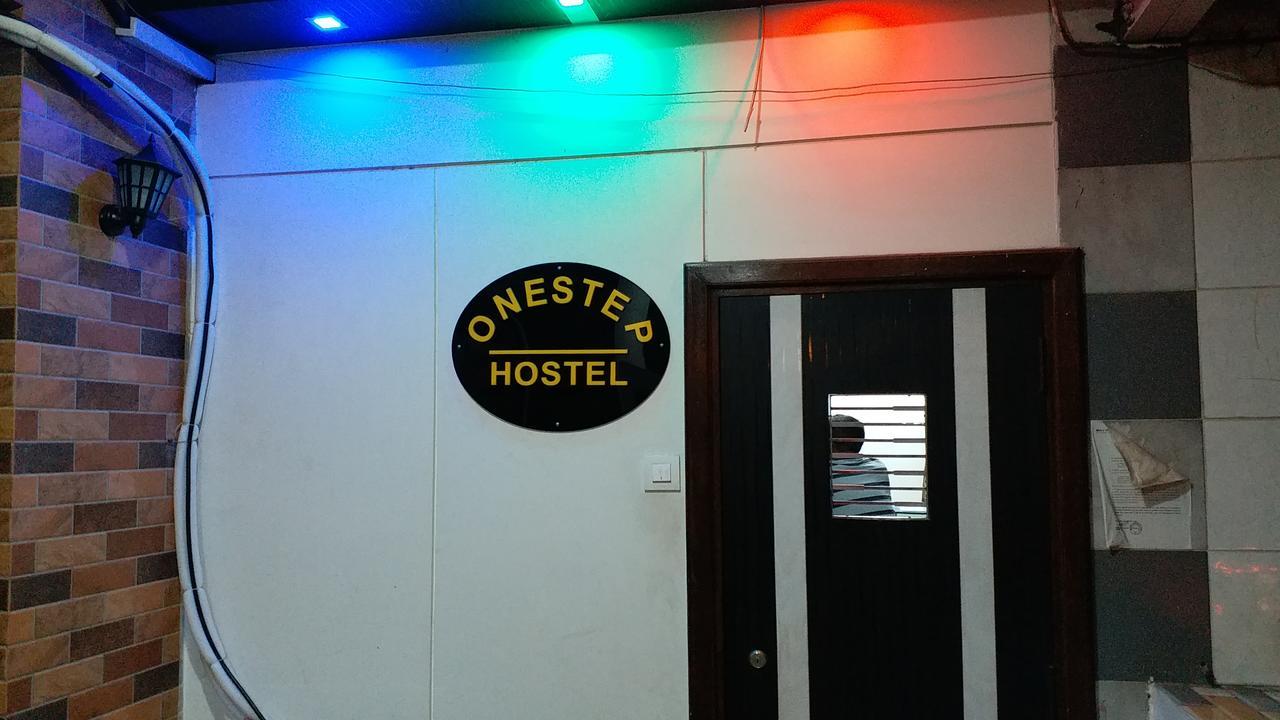 One Step Hostel Мумбаї Екстер'єр фото